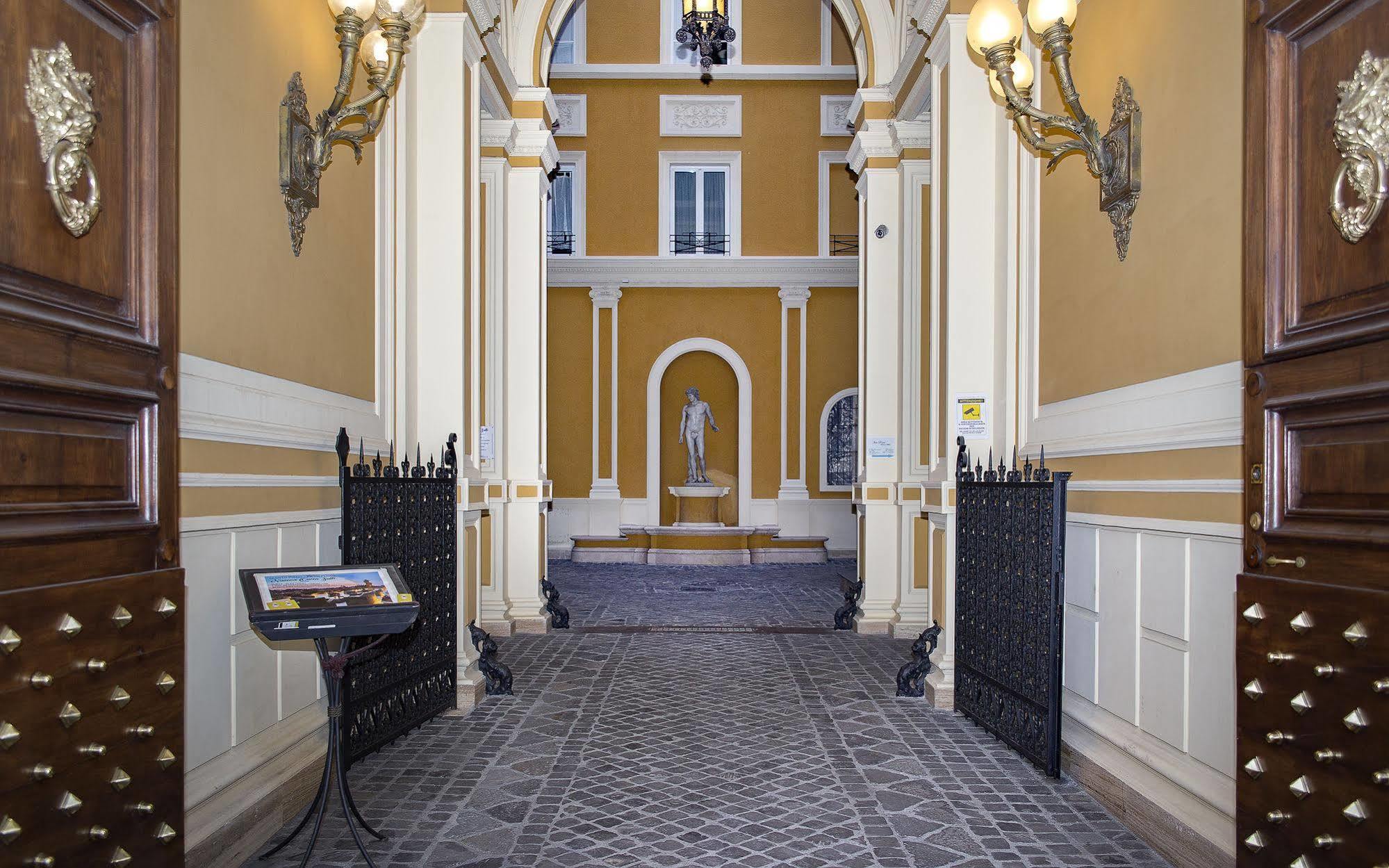 Inn Rome Rooms & Suites Exterior photo