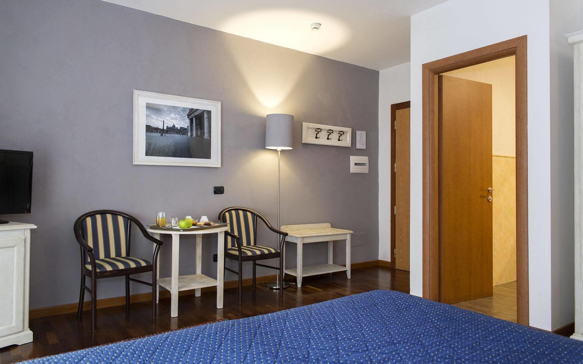 Inn Rome Rooms & Suites Exterior photo
